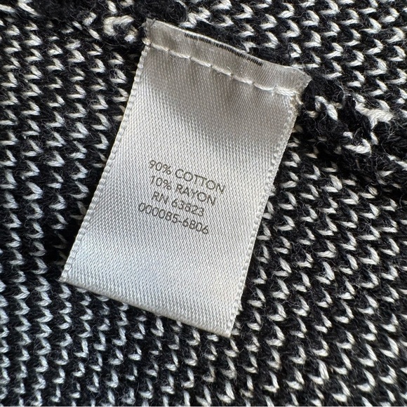 CJ Banks Black and White Zippered Cardigan with Geometric Pattern 1X - Picture 10 of 11